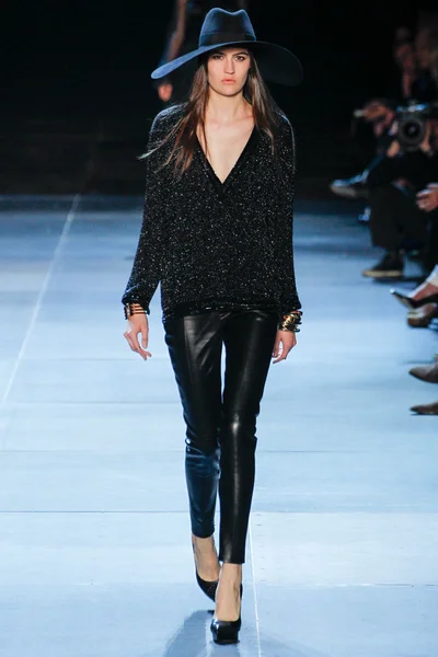 Look 25